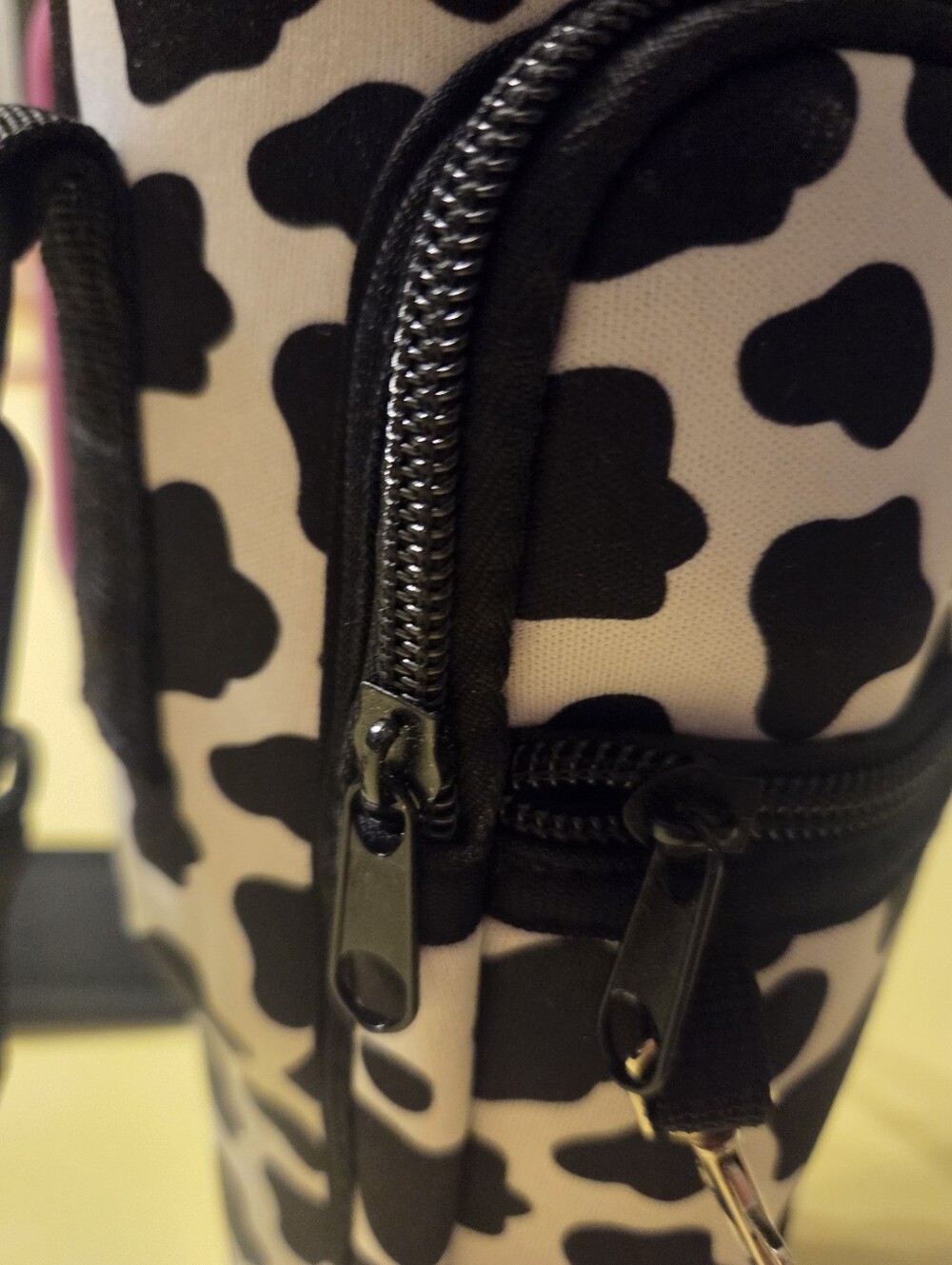 Black and White Spot Cow Print Women’s Drink Tumbler Coozy Purse